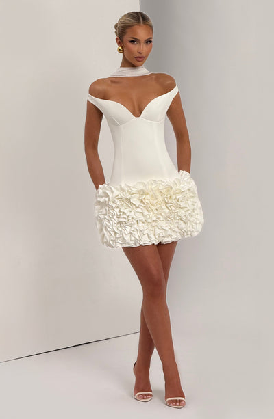 Aralyn™ | Vestido con volantes florales